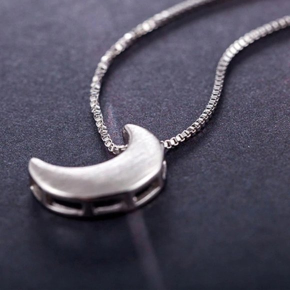 NEW 925 Sterling Silver Simple Moon Necklace - Picture 6 of 8